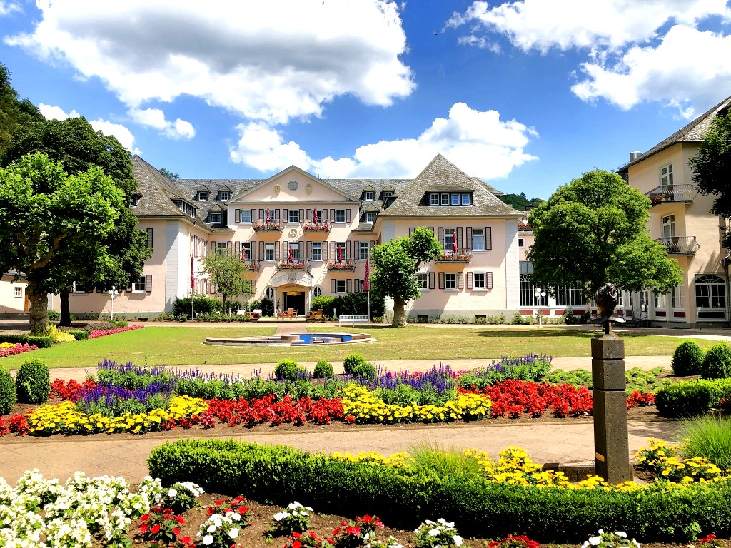 Kurfürstliches Schlösschen Bad Bertrich - Urlaub an der Mosel und in der Mosel-Eifel in Ferienhaus Bad Bertrich, Friedrichstraße 1, 56864 Bad Bertrich