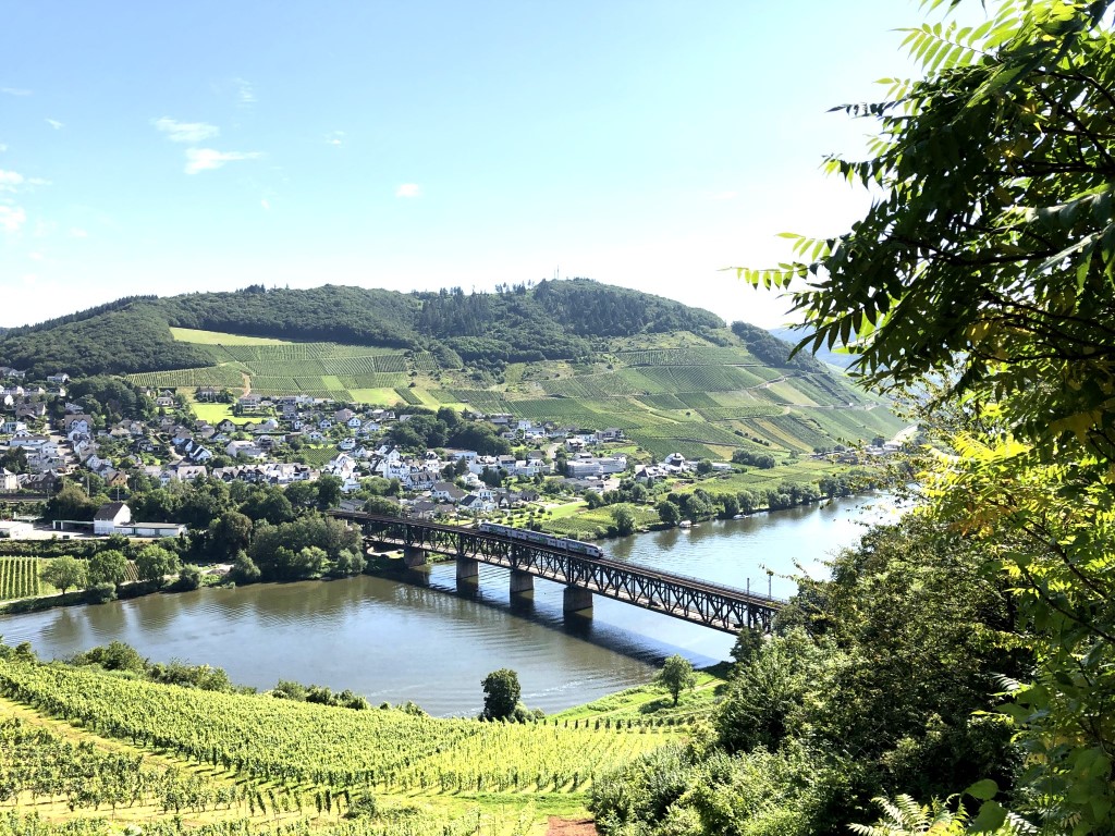 Doppelstockbrücke Bullay - Urlaub an der Mosel und in der Mosel-Eifel in Ferienhaus Bad Bertrich, Friedrichstraße 1, 56864 Bad Bertrich