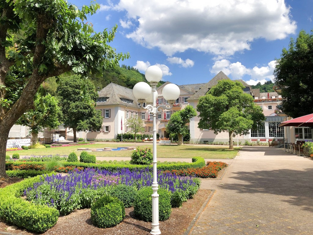 Uferweg am Üßbach - Urlaub an der Mosel und in der Mosel-Eifel in Ferienhaus Bad Bertrich, Friedrichstraße 1, 56864 Bad Bertrich
